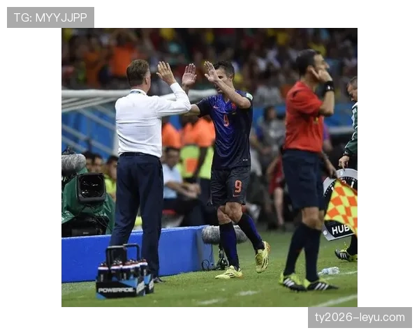 荷兰全攻全守战术再掀进攻革命，足球界迎来全新战术浪潮