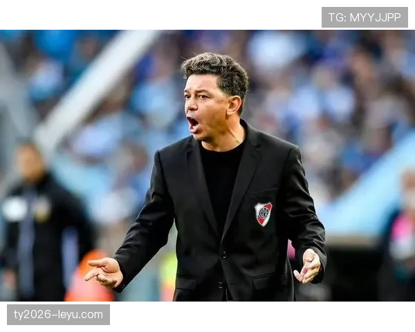 沙勒罗瓦主帅掀起战术革新，球队状态回升踏上胜利征程