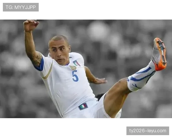 特里与卡纳瓦罗防线组织出现分化，蓝军更依赖单点驱动体系