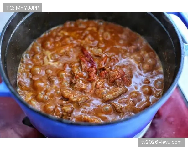 浓眉哥家里请了三个厨师轮班，就为了让他每天吃够六顿饭